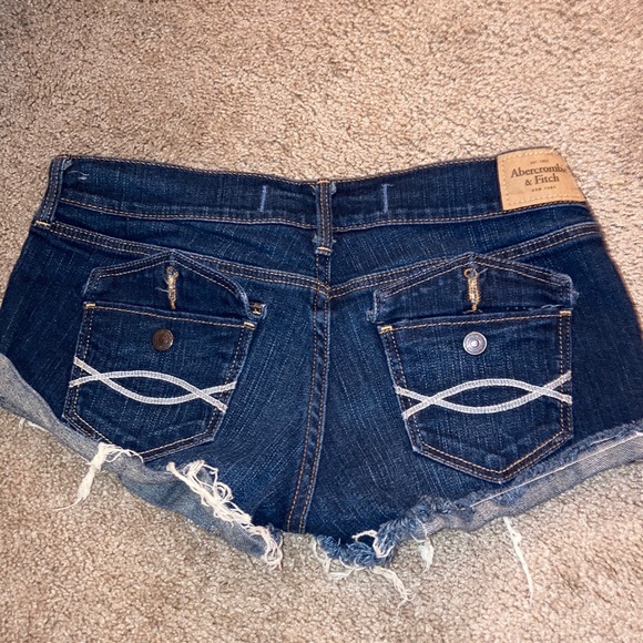 abercrombie and fitch jean shorts - Picture 2 of 2